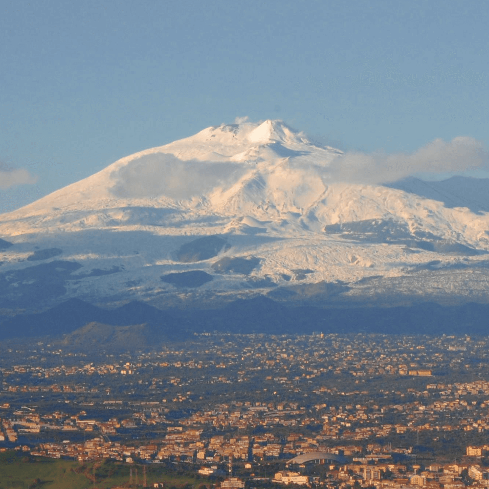 Vue de l'Etna depuis la ville de Catane.